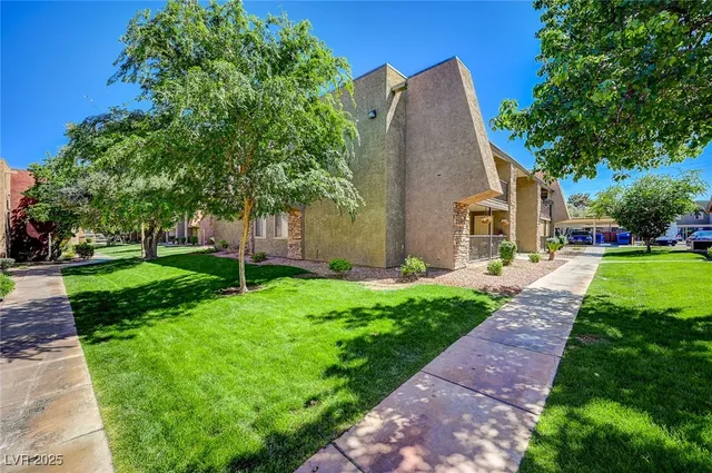$1,400 | 5101 River Glen Drive, Unit 136, Las Vegas, NV 89103