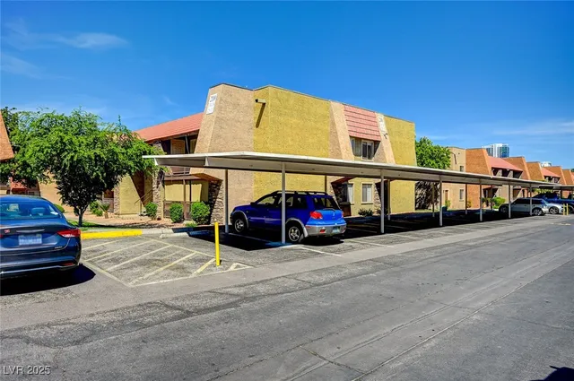 $1,400 | 5101 River Glen Drive, Unit 136, Las Vegas, NV 89103