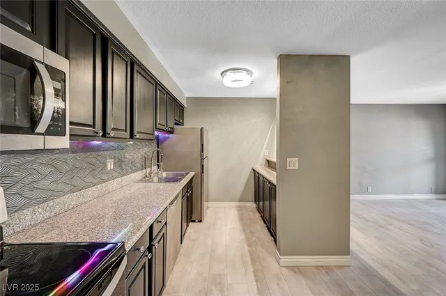 $1,400 | 5101 River Glen Drive, Unit 136, Las Vegas, NV 89103