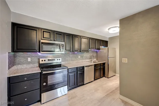 $1,400 | 5101 River Glen Drive, Unit 136, Las Vegas, NV 89103