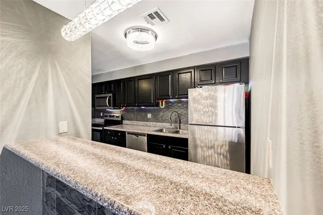 $1,400 | 5101 River Glen Drive, Unit 136, Las Vegas, NV 89103