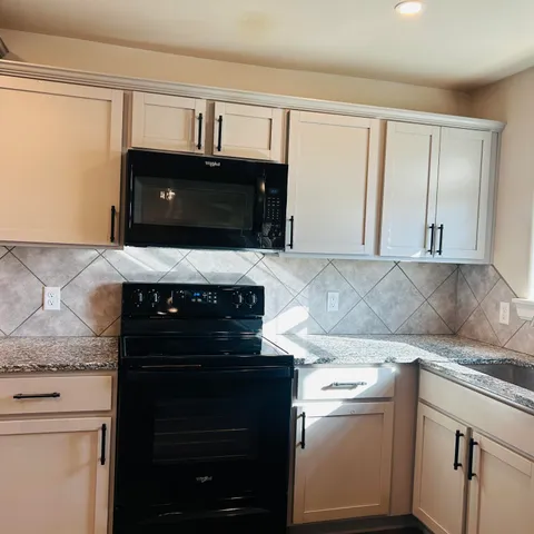 $1,500 | 317 81st Street, Lubbock, TX 79404