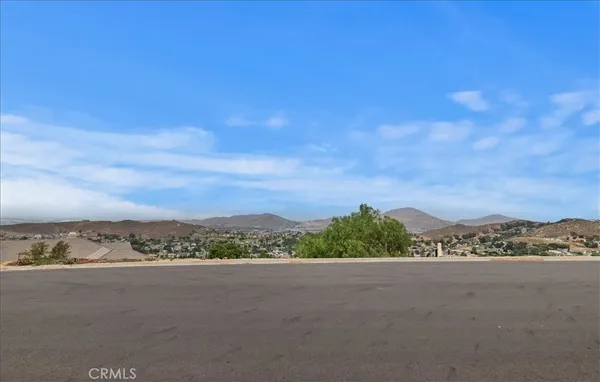 $1,400,000 | 7350 Live Oak Drive, Jurupa Valley, CA 92509