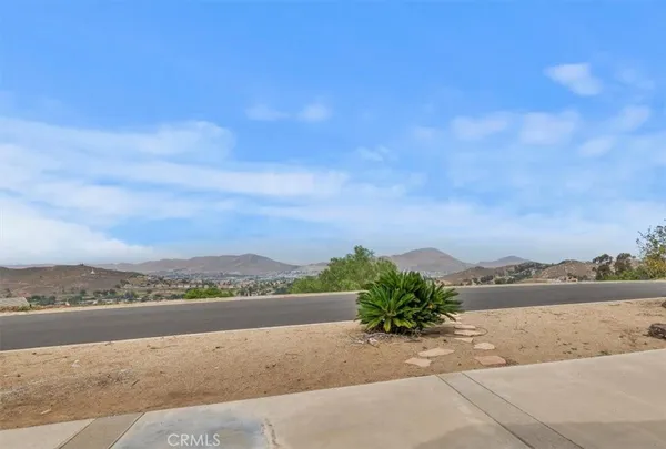 $1,400,000 | 7350 Live Oak Drive, Jurupa Valley, CA 92509