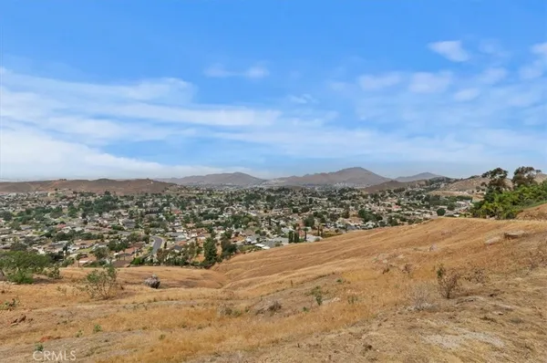 $1,400,000 | 7350 Live Oak Drive, Jurupa Valley, CA 92509