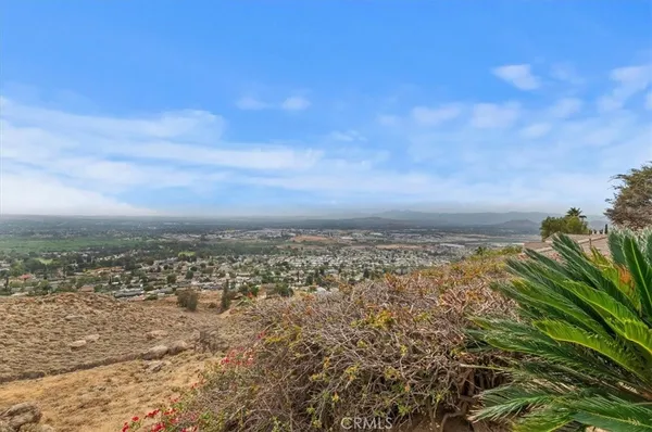 $1,400,000 | 7350 Live Oak Drive, Jurupa Valley, CA 92509