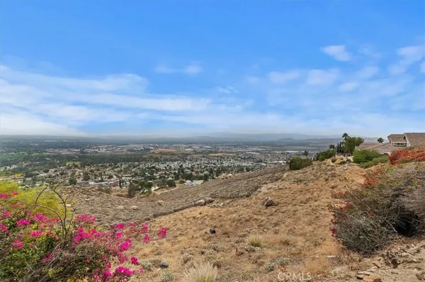 $1,400,000 | 7350 Live Oak Drive, Jurupa Valley, CA 92509