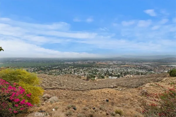 $1,400,000 | 7350 Live Oak Drive, Jurupa Valley, CA 92509