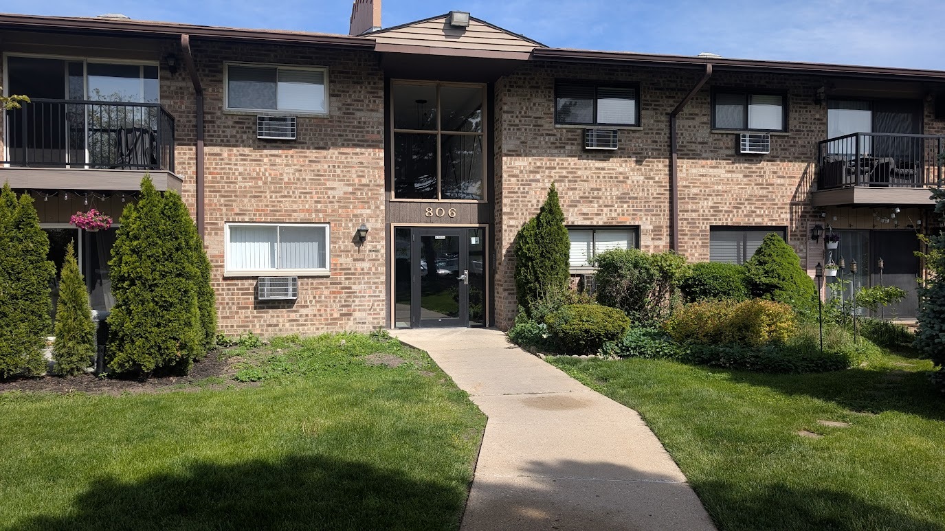 806 East Old Willow Road, Unit 214 Prospect Heights, IL 60070 - Photo 1 of 22