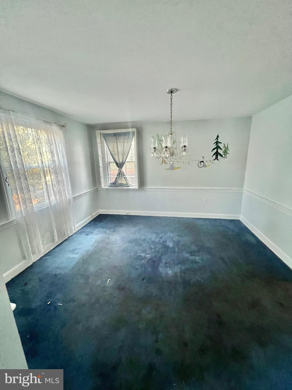 29 Beekman Road Wilmington, DE 19809 - Photo 10 of 32 an empty room with windows