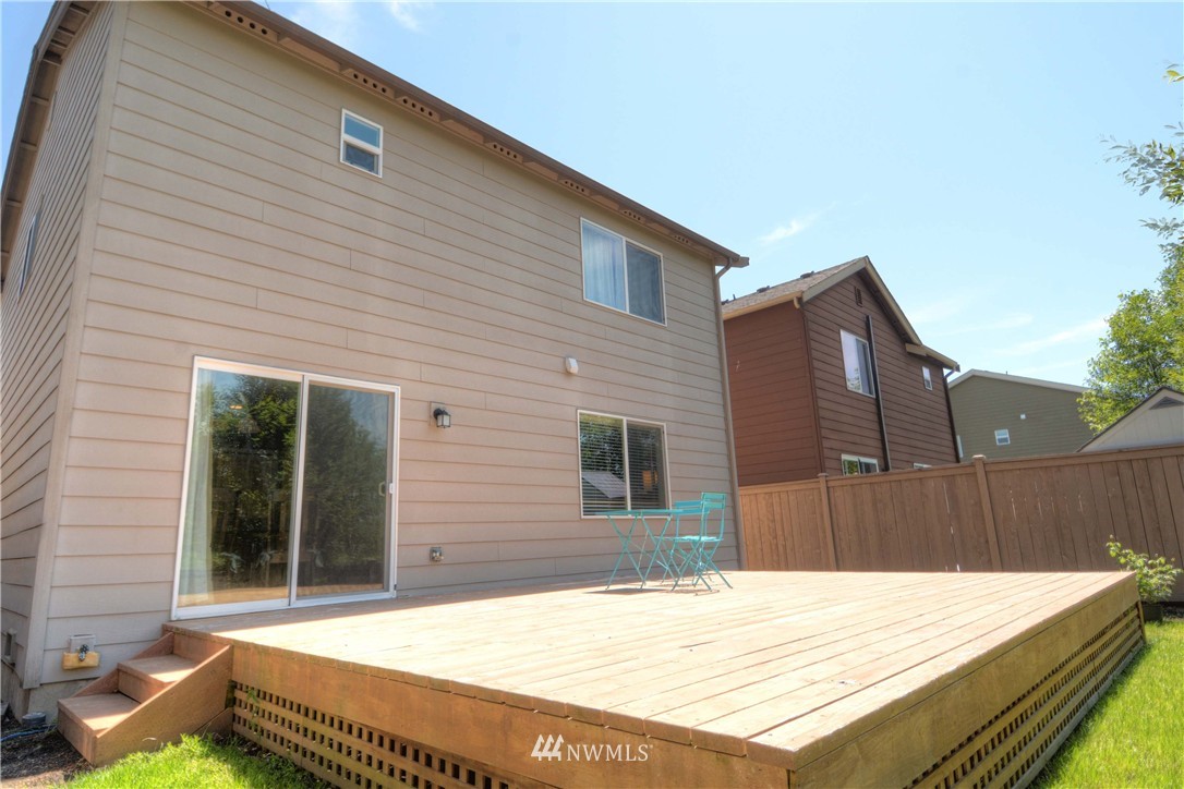 18032 31st Avenue Southeast Bothell, WA 98012 - Photo 3 of 17