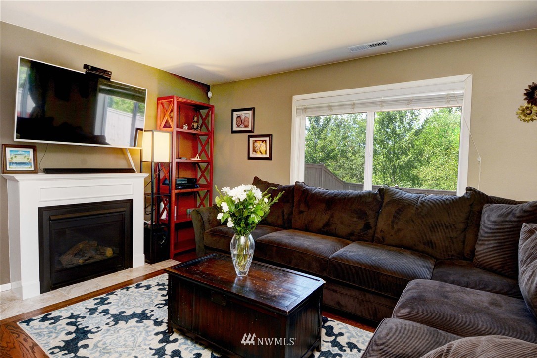18032 31st Avenue Southeast Bothell, WA 98012 - Photo 4 of 17
