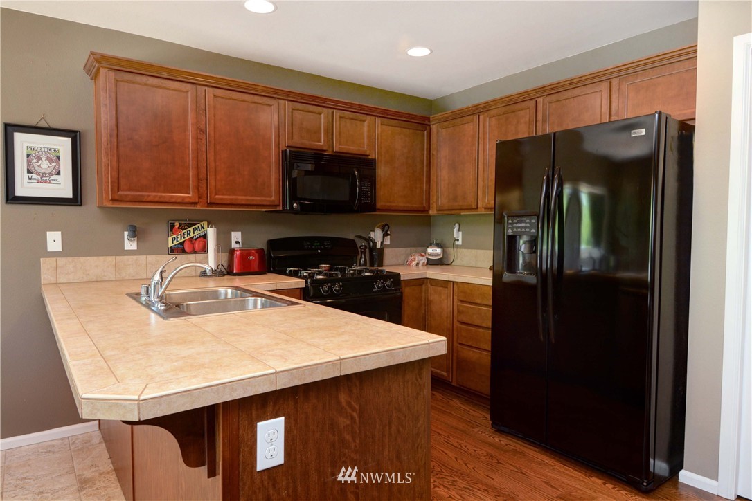 18032 31st Avenue Southeast Bothell, WA 98012 - Photo 5 of 17