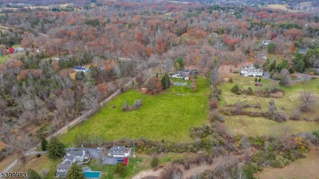 a view of a back yard of the house