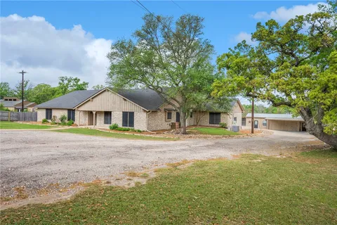 $695,000 | 10636 North Dowling Road, College Station, TX 77845