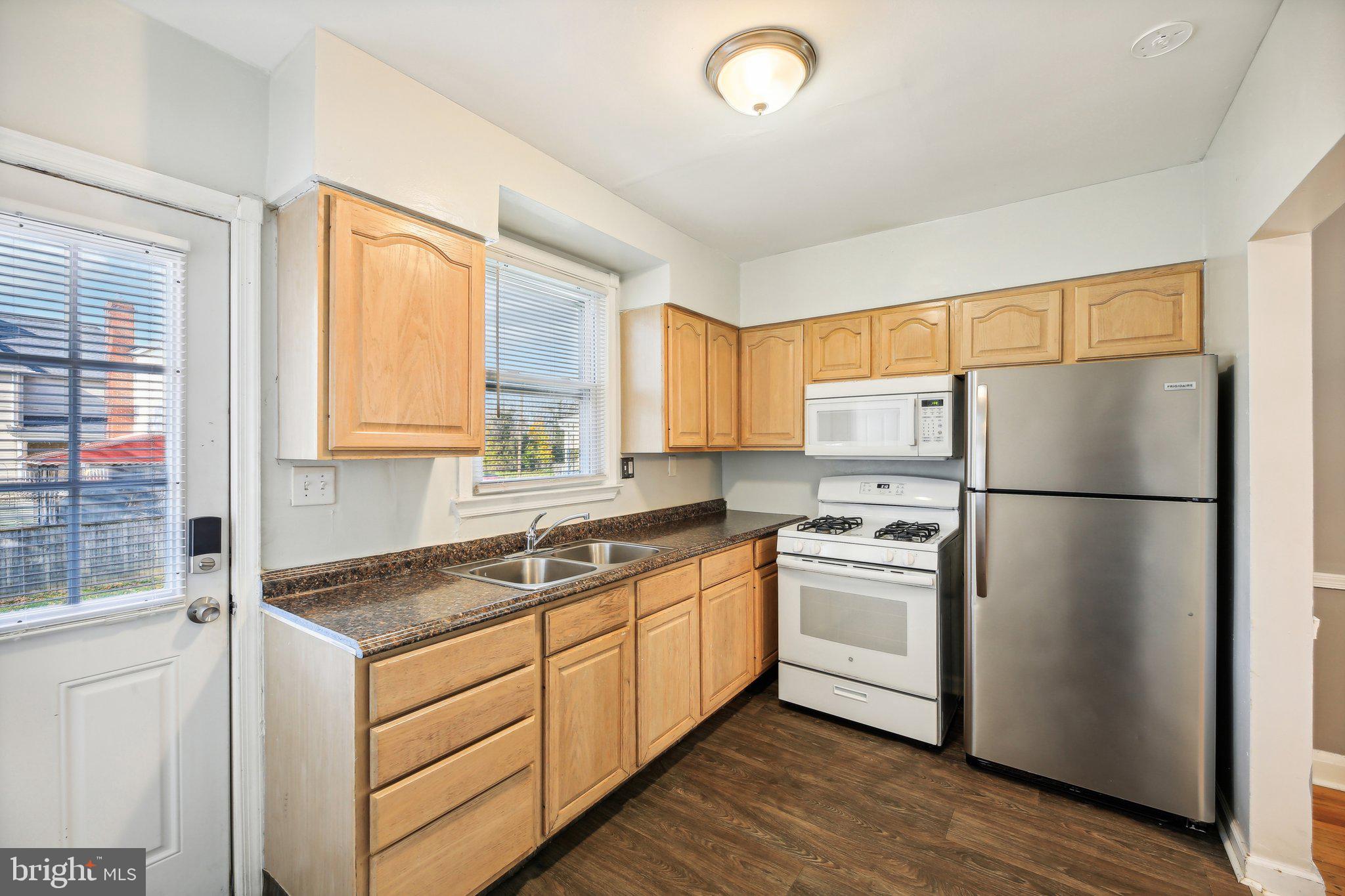 4504 Garrison Boulevard Baltimore, MD 21215 - Photo 11 of 42