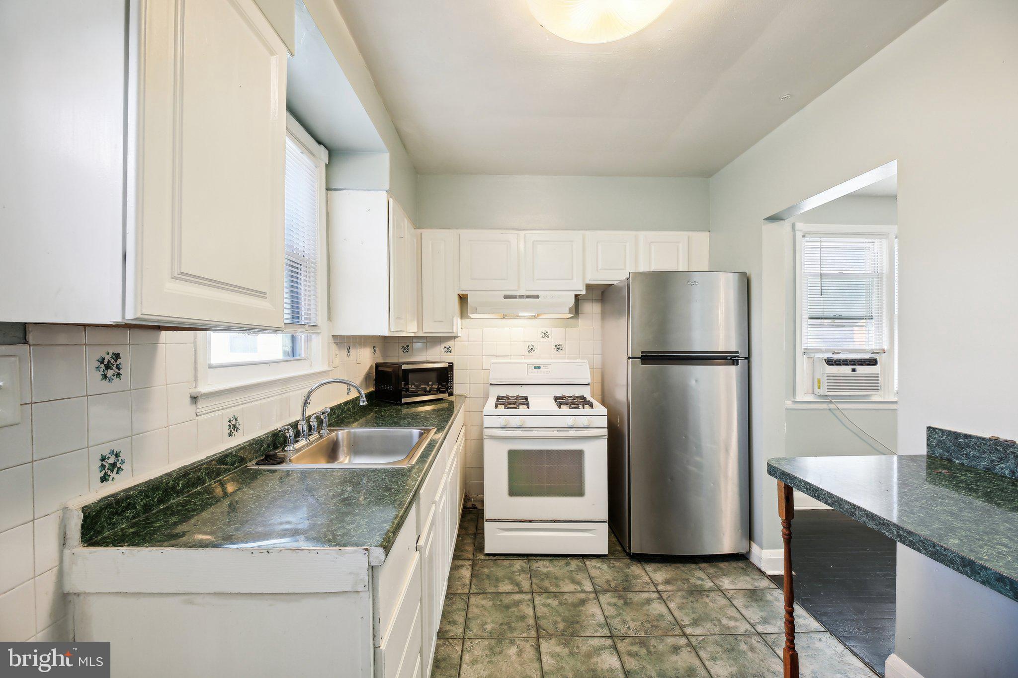 4504 Garrison Boulevard Baltimore, MD 21215 - Photo 14 of 42