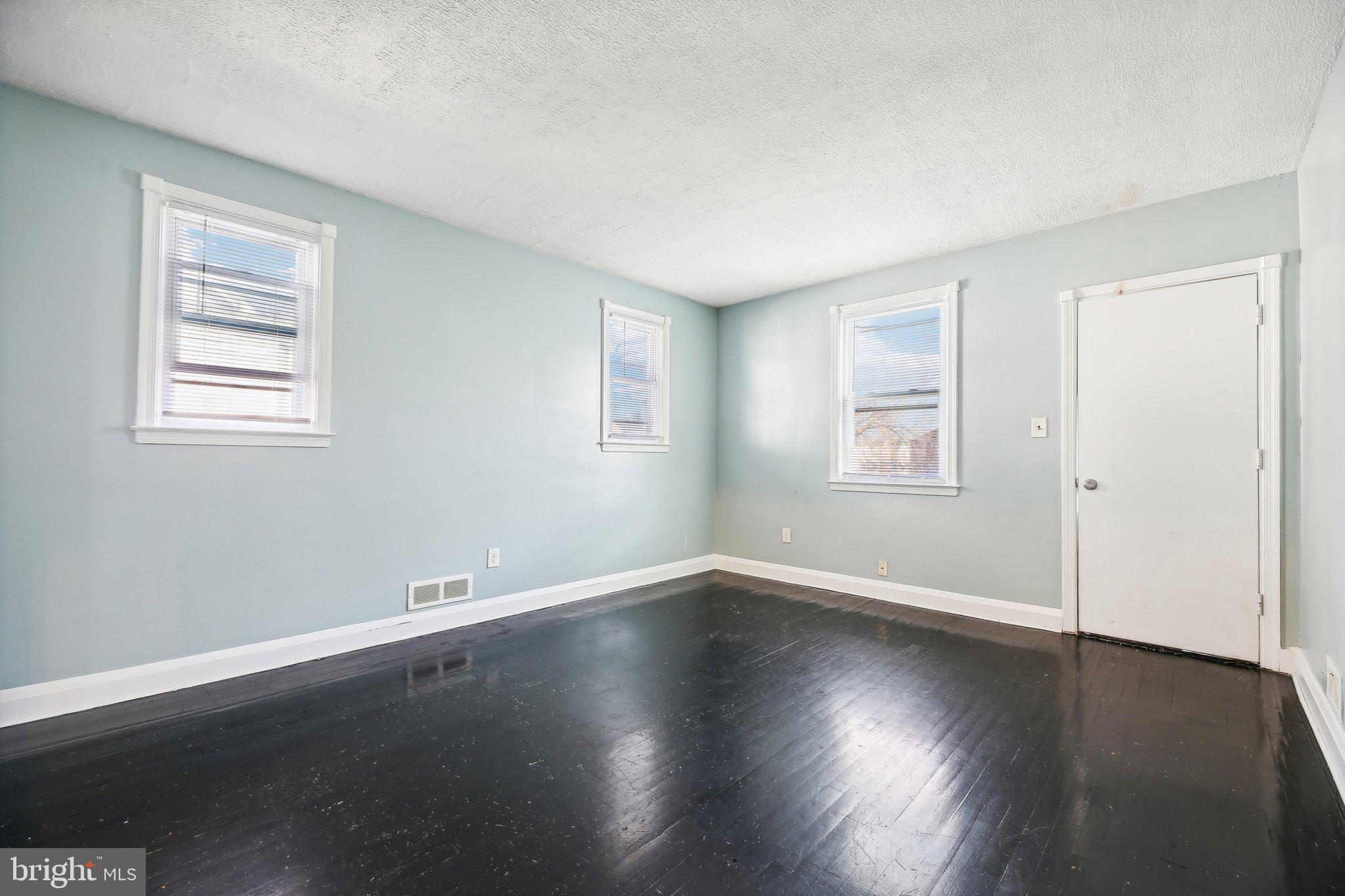 4504 Garrison Boulevard Baltimore, MD 21215 - Photo 22 of 42