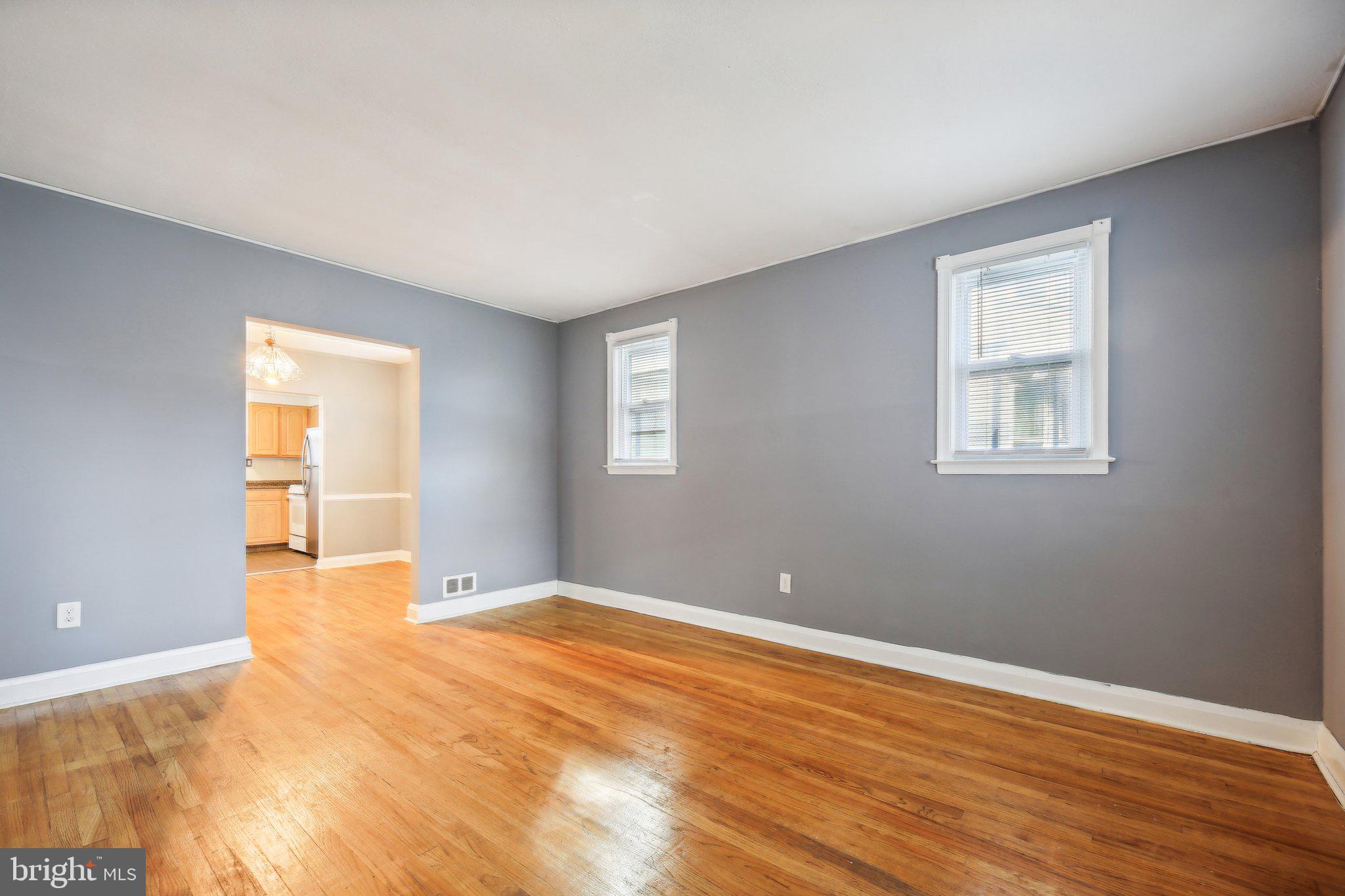 4504 Garrison Boulevard Baltimore, MD 21215 - Photo 4 of 42