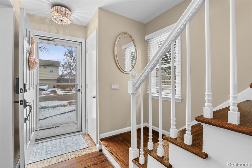 407 Moran Road Grosse Pointe Farms, MI 48236 - Photo 2 of 41