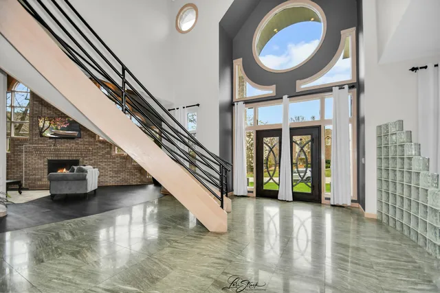 a view of entryway and hall