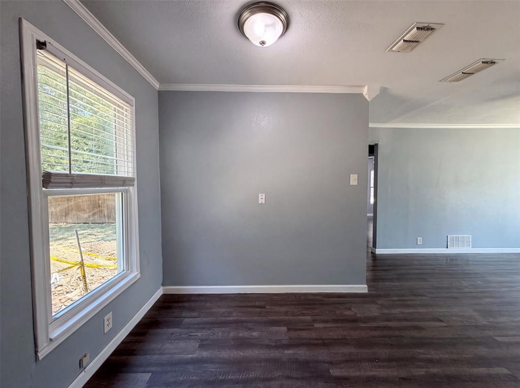 1012 Turner Street Cleburne, TX 76033 - Photo 8 of 16 Gallery Image 8