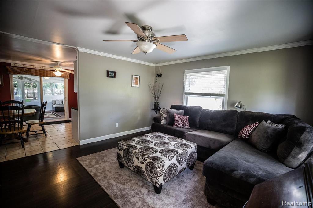 3114 Avon Manor Road Rochester Hills, MI 48307 - Photo 4 of 27