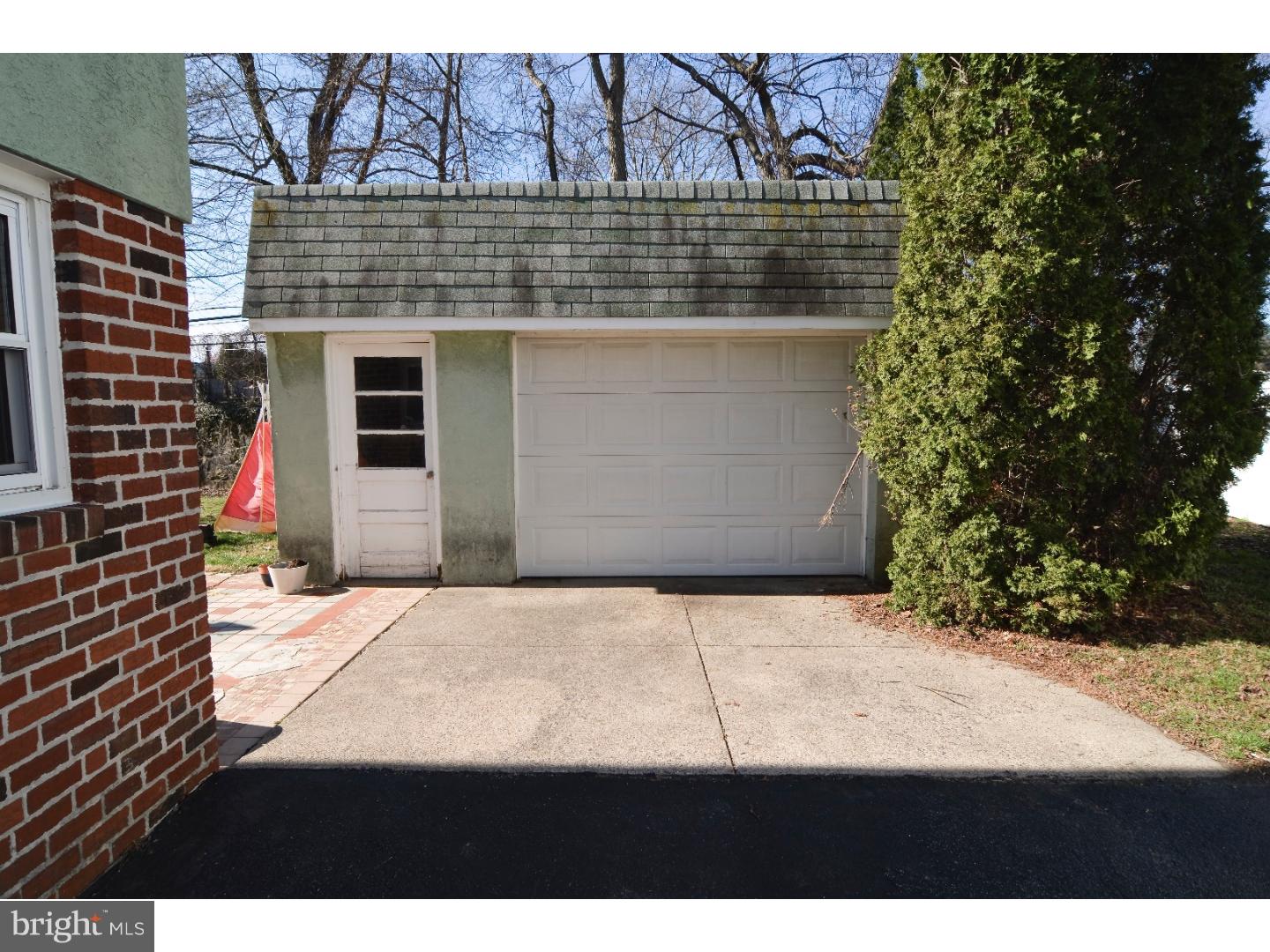 2340 Poplar Road Havertown, PA 19083 - Photo 22 of 24 Garage