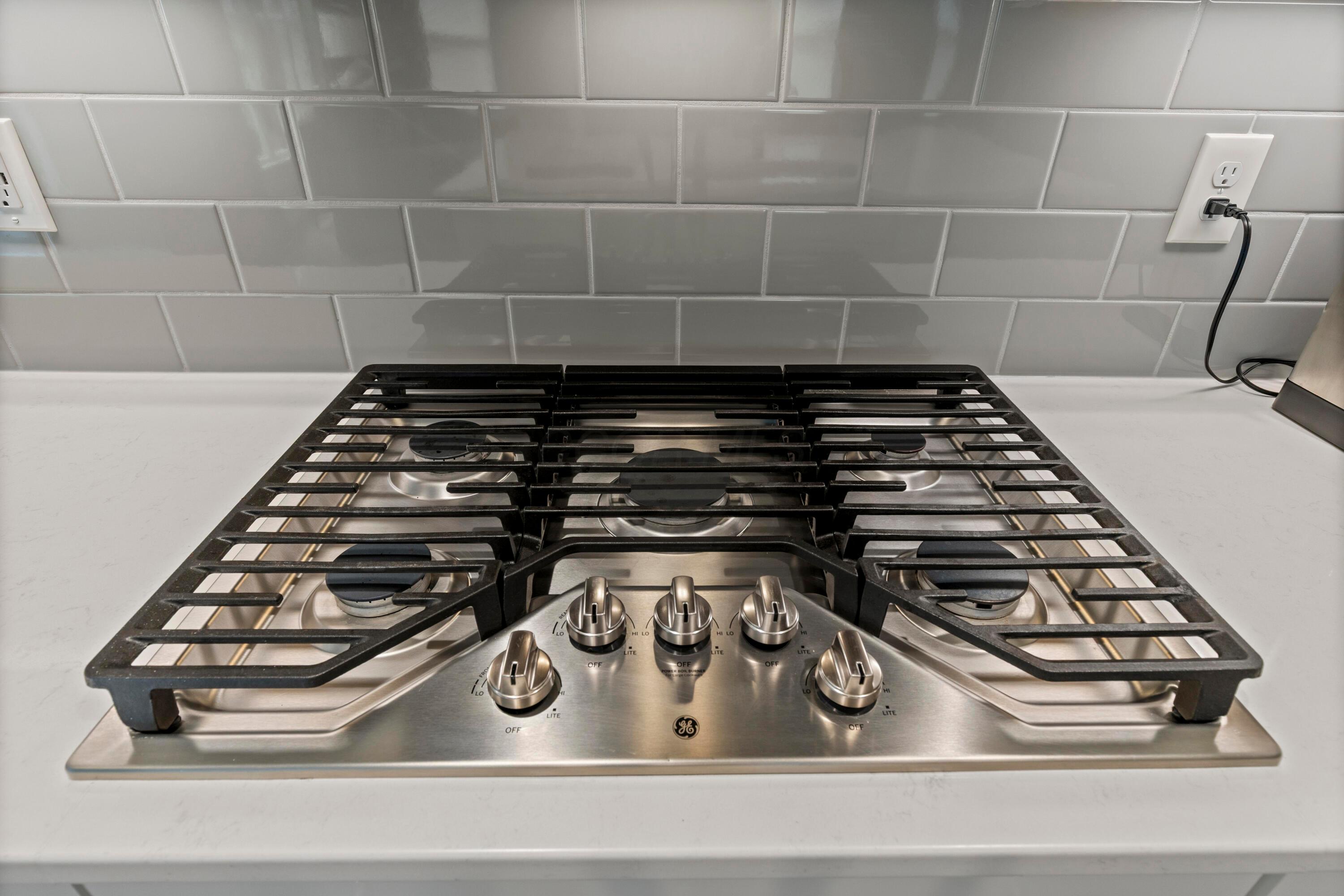 3604 Whispering Pines Road Delaware, OH 43015 - Photo 33 of 58 Cook with this Gas Cook Top.