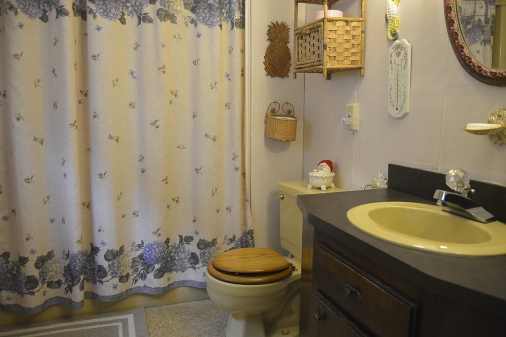 493 William Street Fall River, MA 02721 - Photo 14 of 16