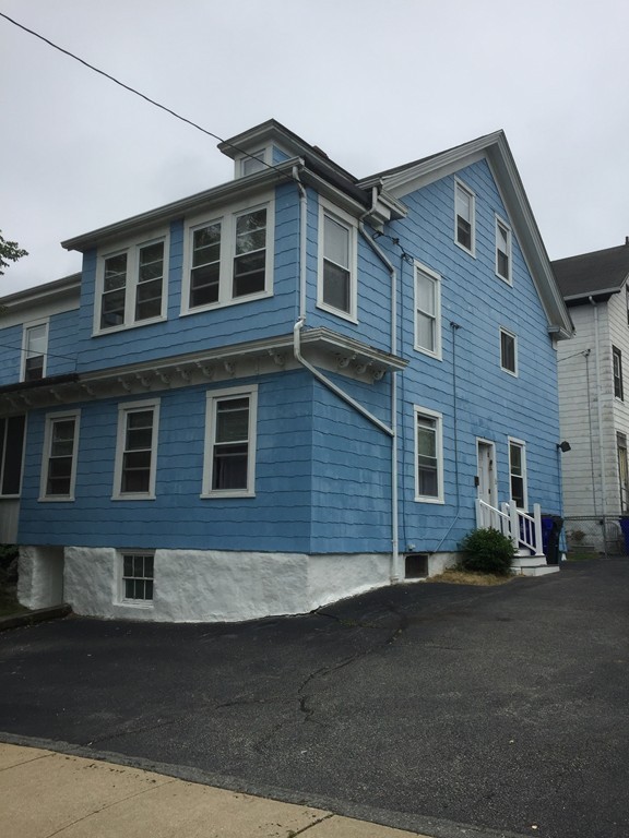 493 William Street Fall River, MA 02721 - Photo 3 of 16
