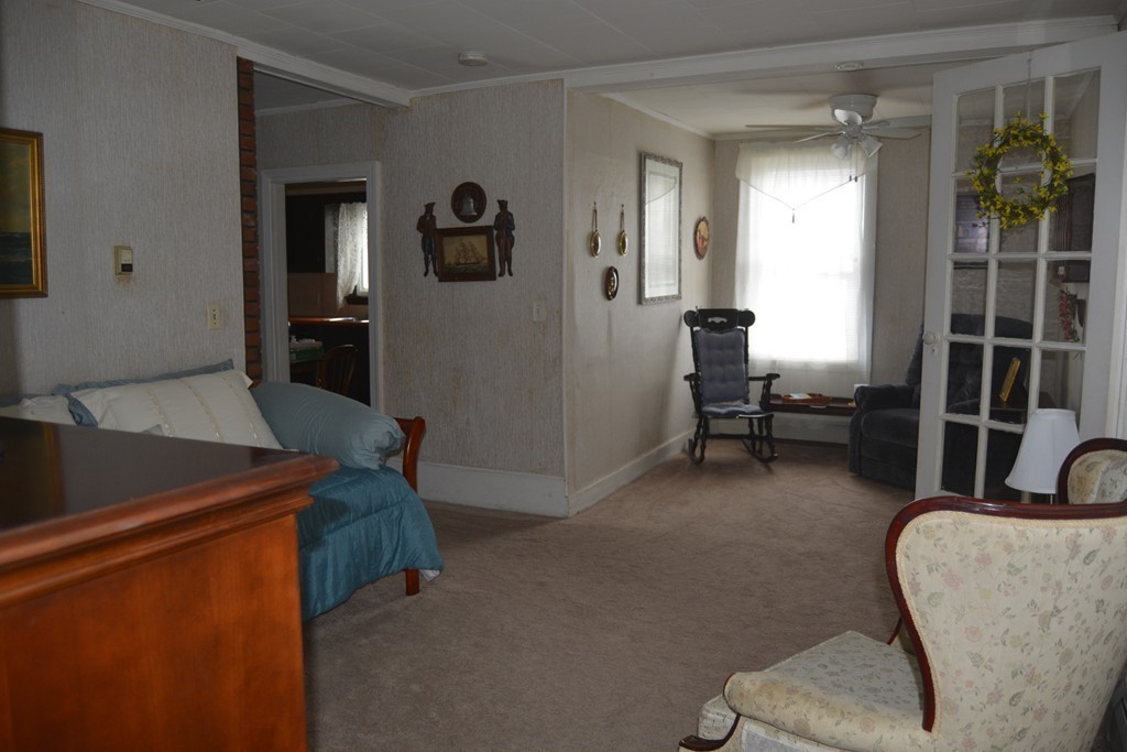 493 William Street Fall River, MA 02721 - Photo 4 of 16