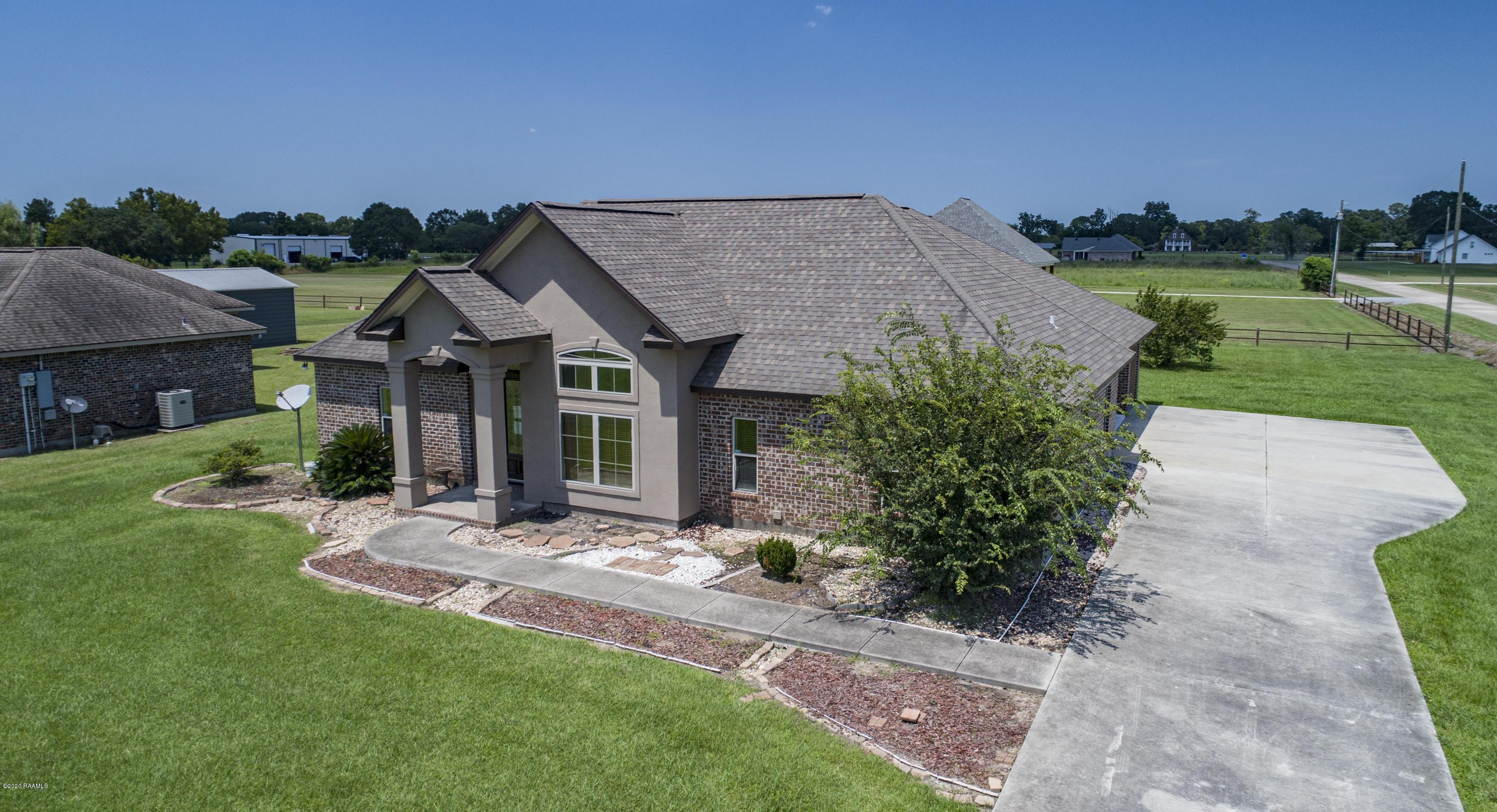 2019 Vida Shaw Road New Iberia, LA 70563 - Photo 6 of 47 Gallery Image 6