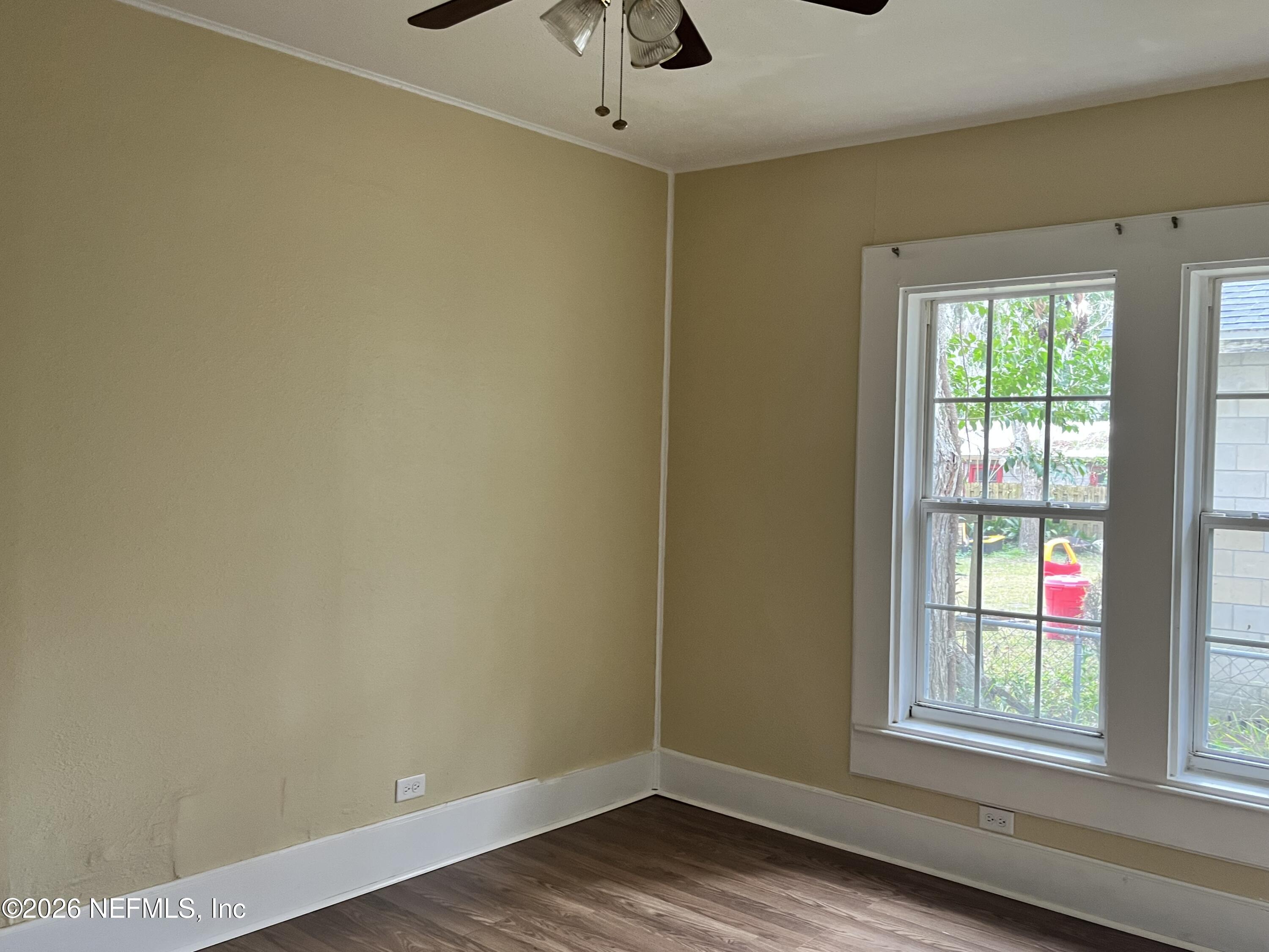 624 North Lake Street Starke, FL 32091 - Photo 29 of 34 an empty room with a window