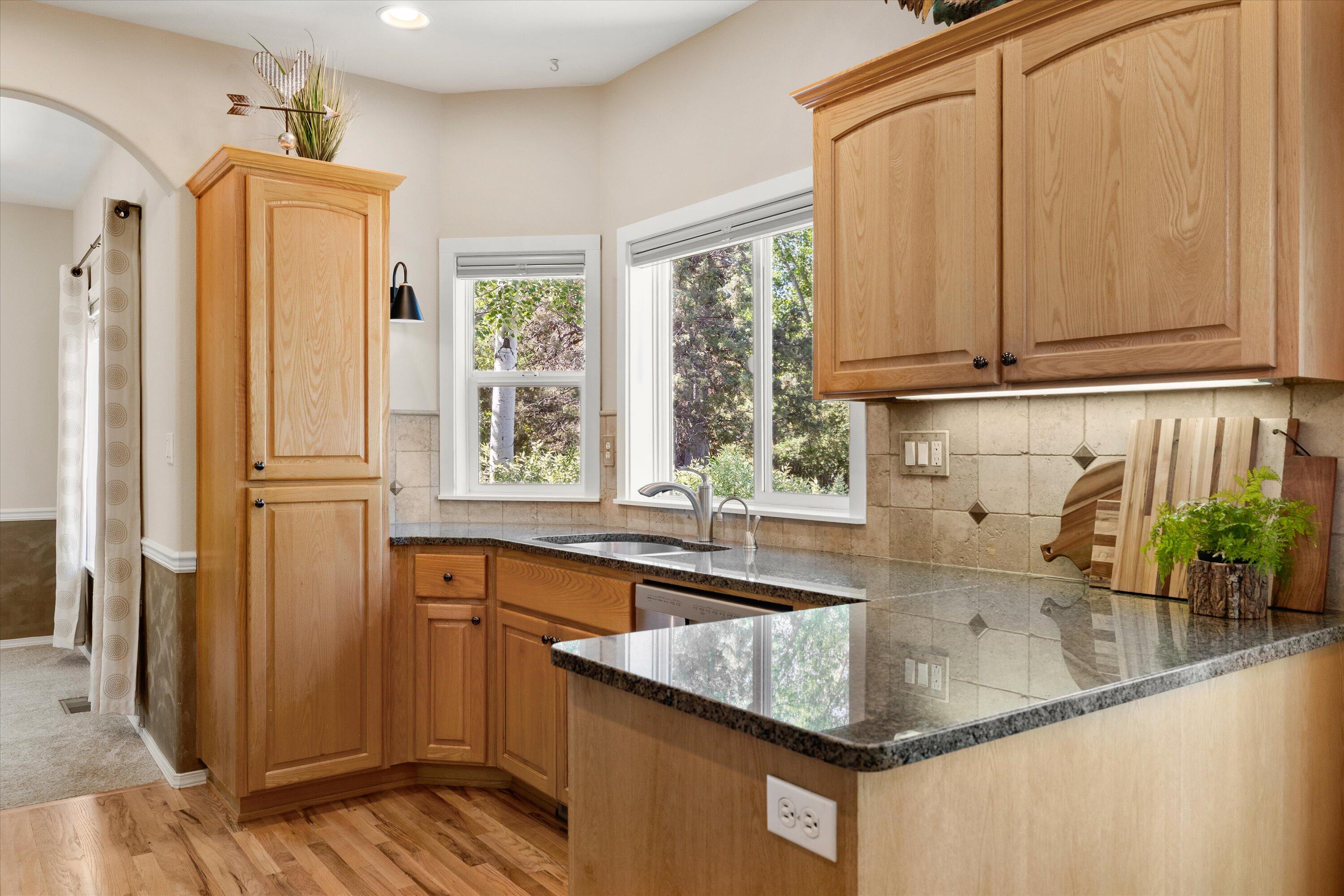 351 Southeast Soft Tail Loop Bend, OR 97702 - Photo 13 of 64 13-20250609 JILL ROSELL_-31