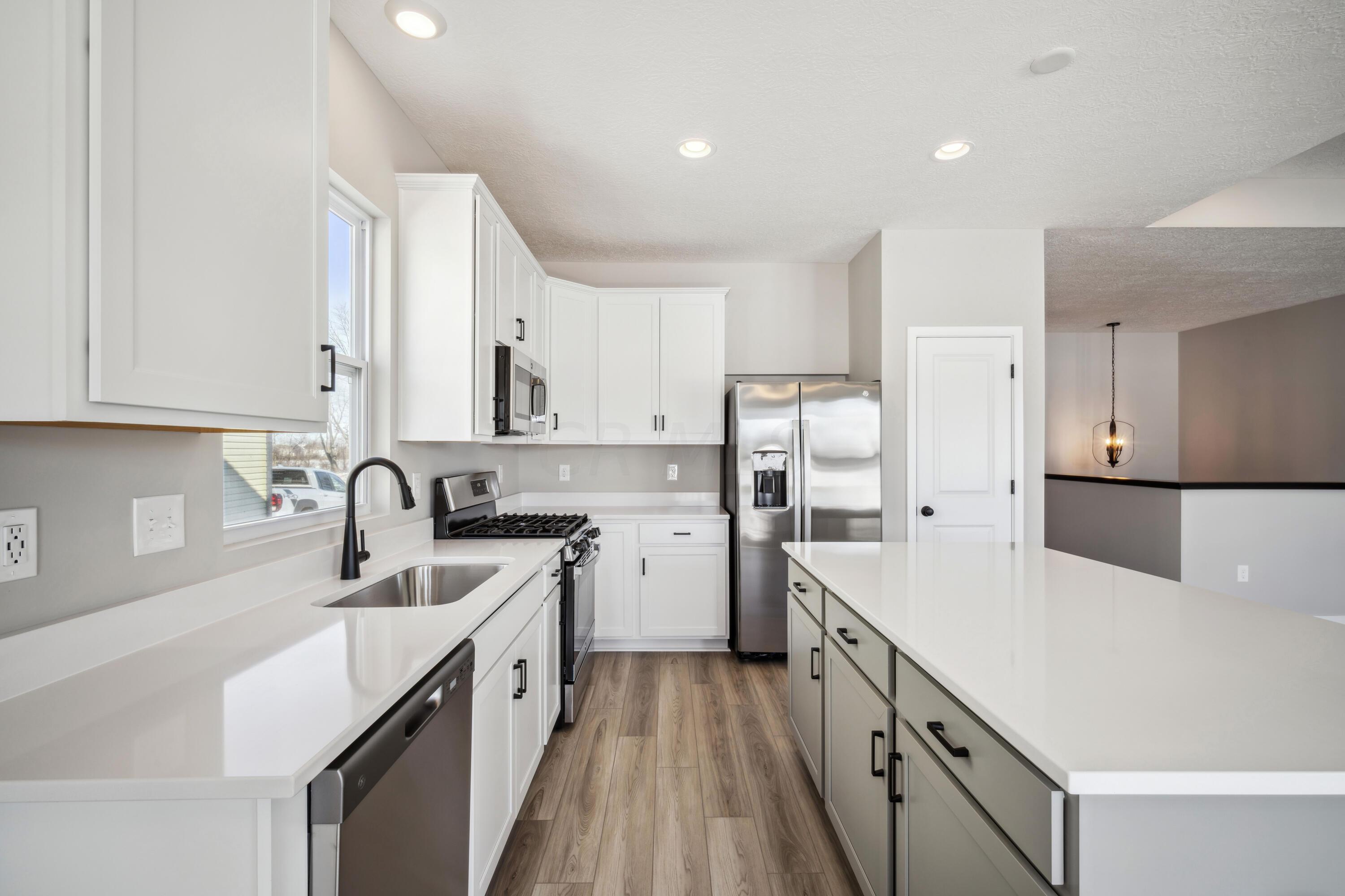 47 Chambers Bay Road Commercial Point, OH 43116 - Photo 21 of 32 Kitchen