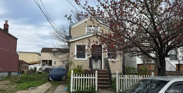 $550,000 | 165-21 144th Drive | Springfield Gardens