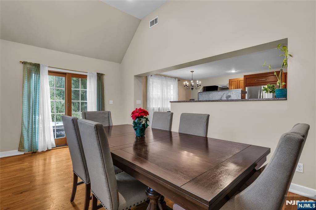 15 High Mountain Road Oakland, NJ 07436 - Photo 2 of 29