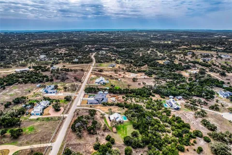 $750,000 | 350 Medlin Creek Loop, Dripping Springs, TX 78620