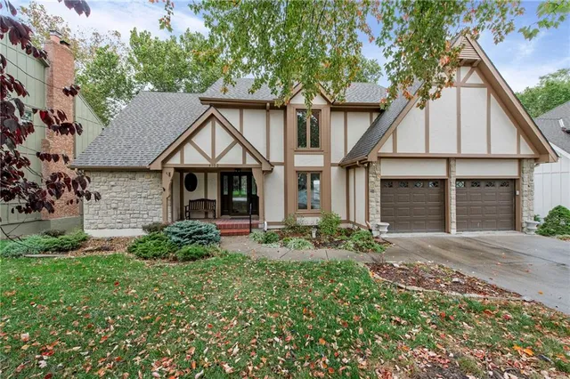 $460,000 | 4102 Northwest 75 Street, Kansas City, MO 64151