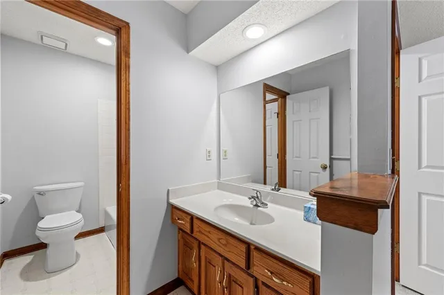 $460,000 | 4102 Northwest 75 Street, Kansas City, MO 64151