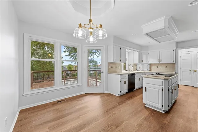 $460,000 | 4102 Northwest 75 Street, Kansas City, MO 64151