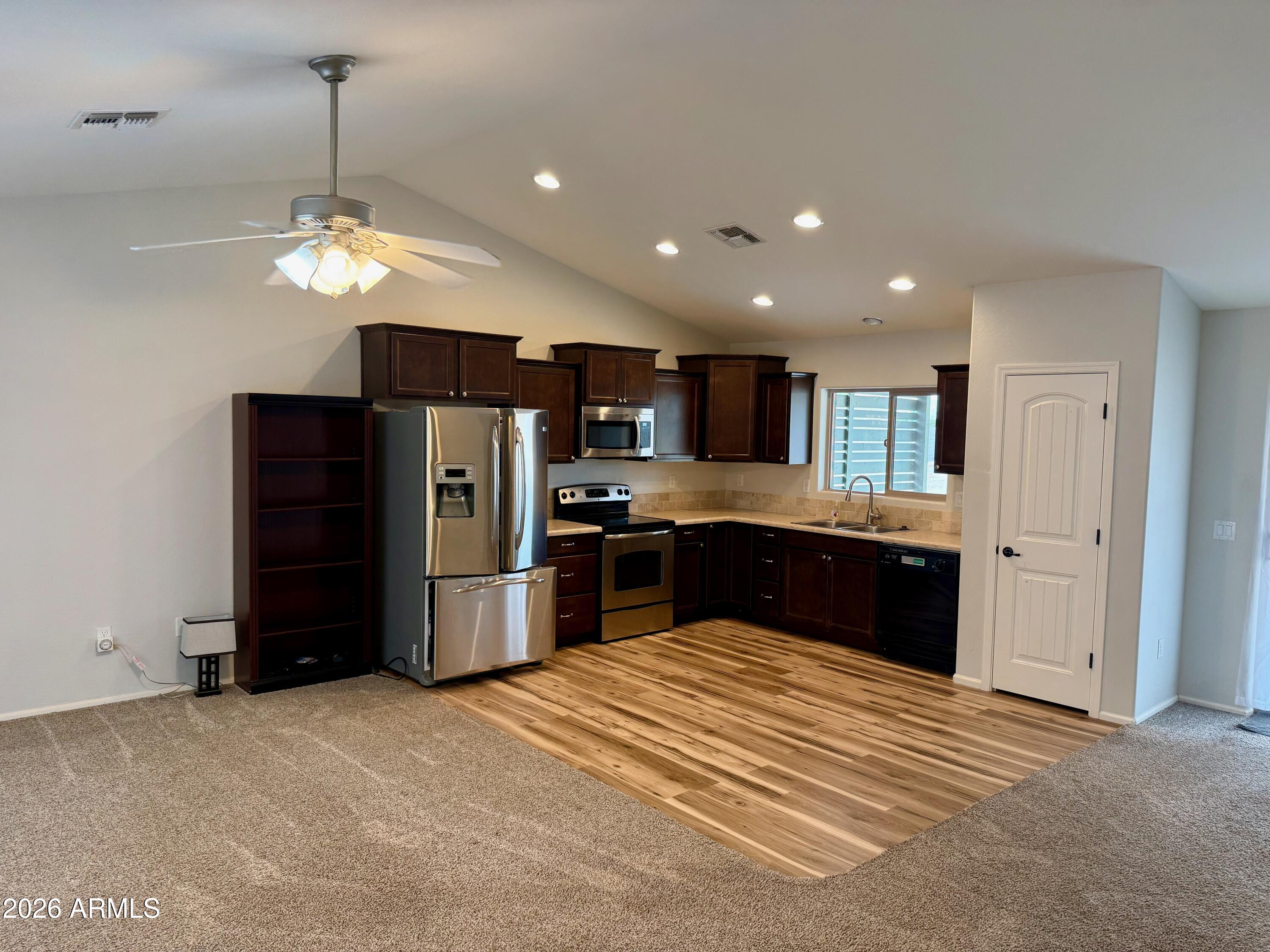 2122 East Cloud Road Phoenix, AZ 85086 - Photo 3 of 21