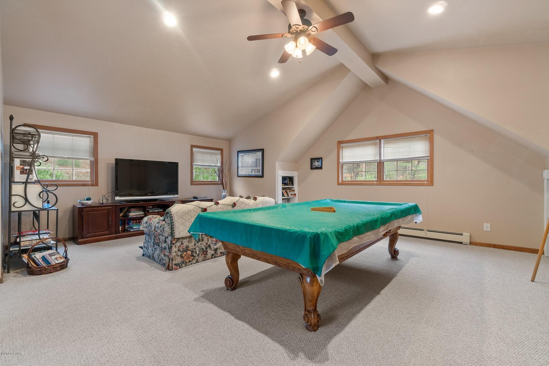 800 Raymondskill Road Milford, PA 18337 - Photo 41 of 48 Family Room