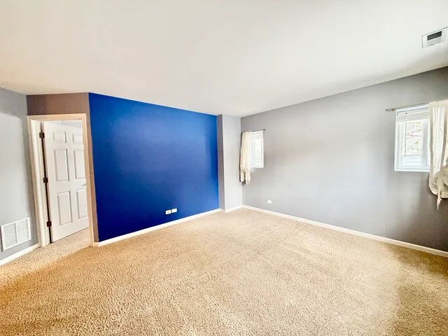 $299,900 | 898 Emerald Drive, Pingree Grove, IL 60140