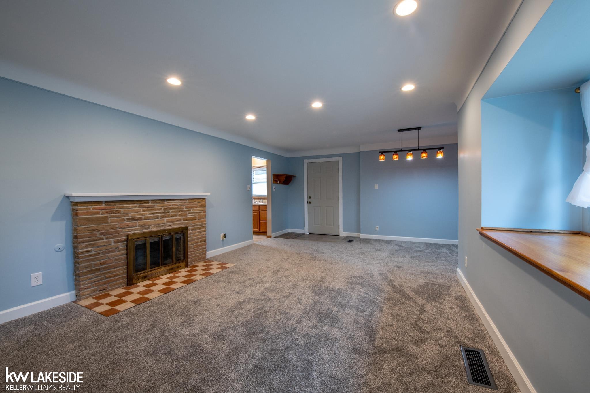 16420 15 Mile Road Fraser, MI 48026 - Photo 5 of 25 50101737-4.JPG