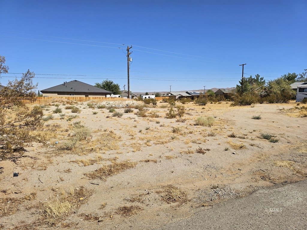 1304 Porter Street Ridgecrest, CA 93555 - Photo 5 of 17