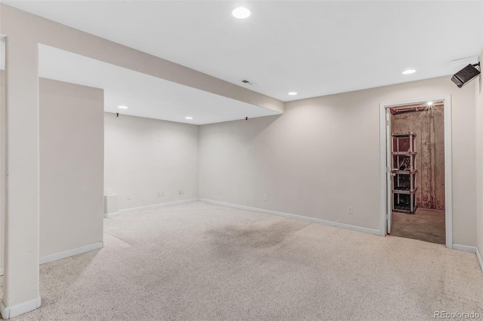 6656 South Reed Way, Unit B Littleton, CO 80123 - Photo 23 of 32 a view of an empty room