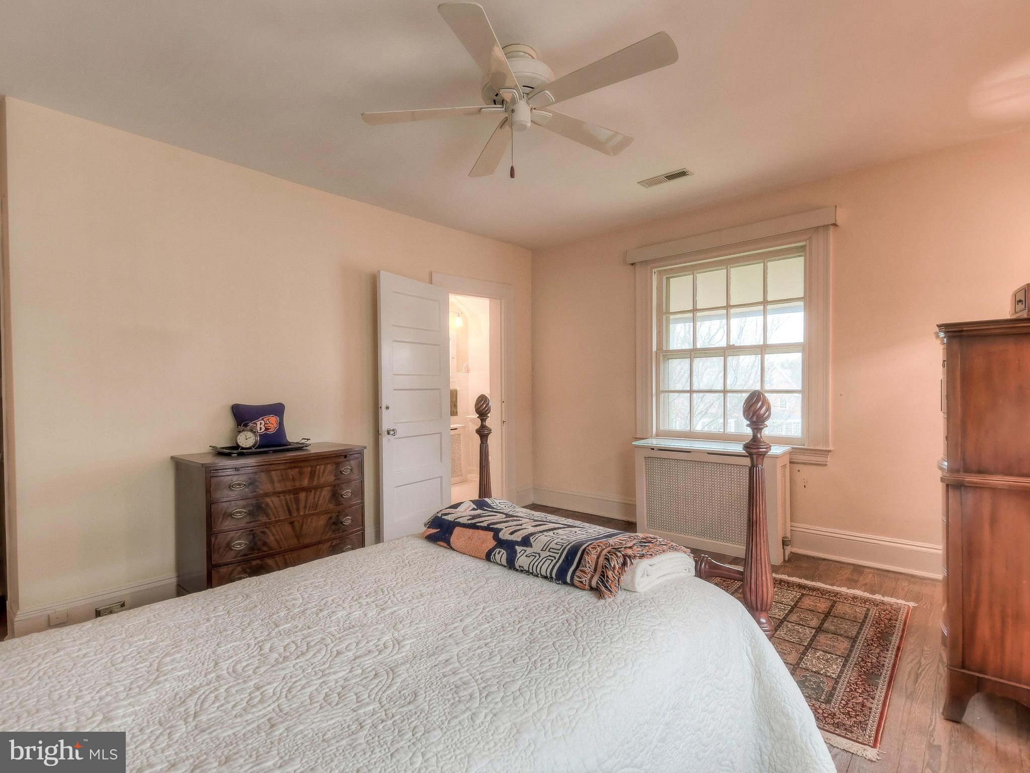 610 Somerset Road, Unit 302 Baltimore, MD 21210 - Photo 27 of 39 Bedroom