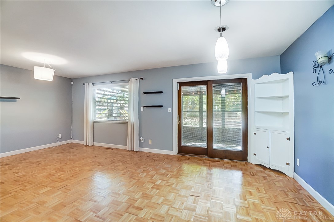 5747 Oak Valley Road Kettering, OH 45440 - Photo 12 of 59 Gallery Image 12